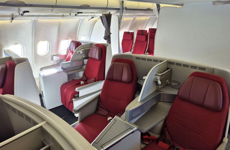 Четвертый A330 Centrum Air получил обновленный салон и быстрые USB-зарядки