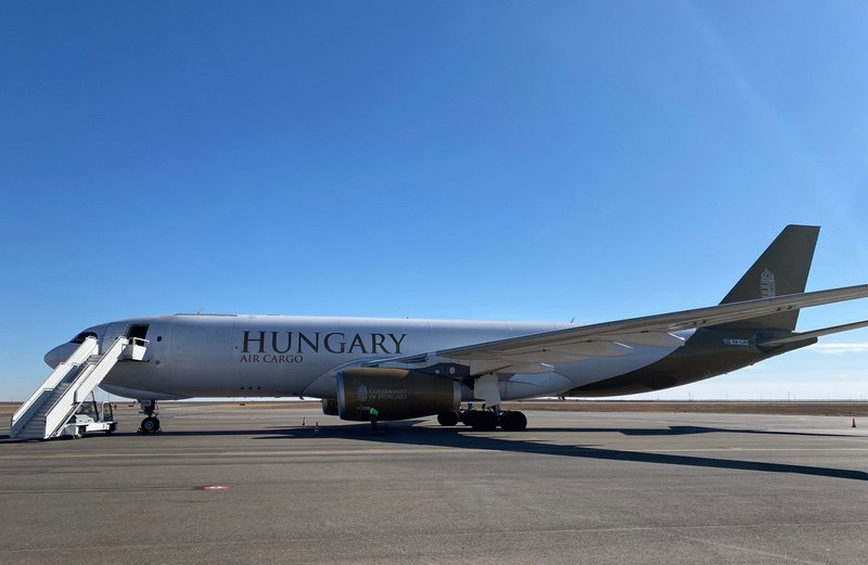 Самолет A330F венгерской грузовой авиакомпании Hungary Air во время транзитной остановки в аэропорту Туркестана :: CentralAsia+Aero