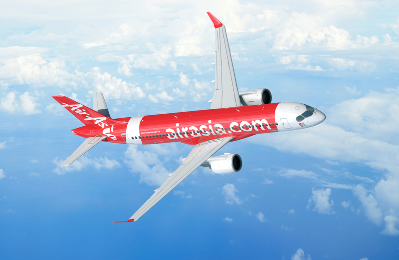 самолет Airbus A220-300 бюджетной авиакомпании AirAsia