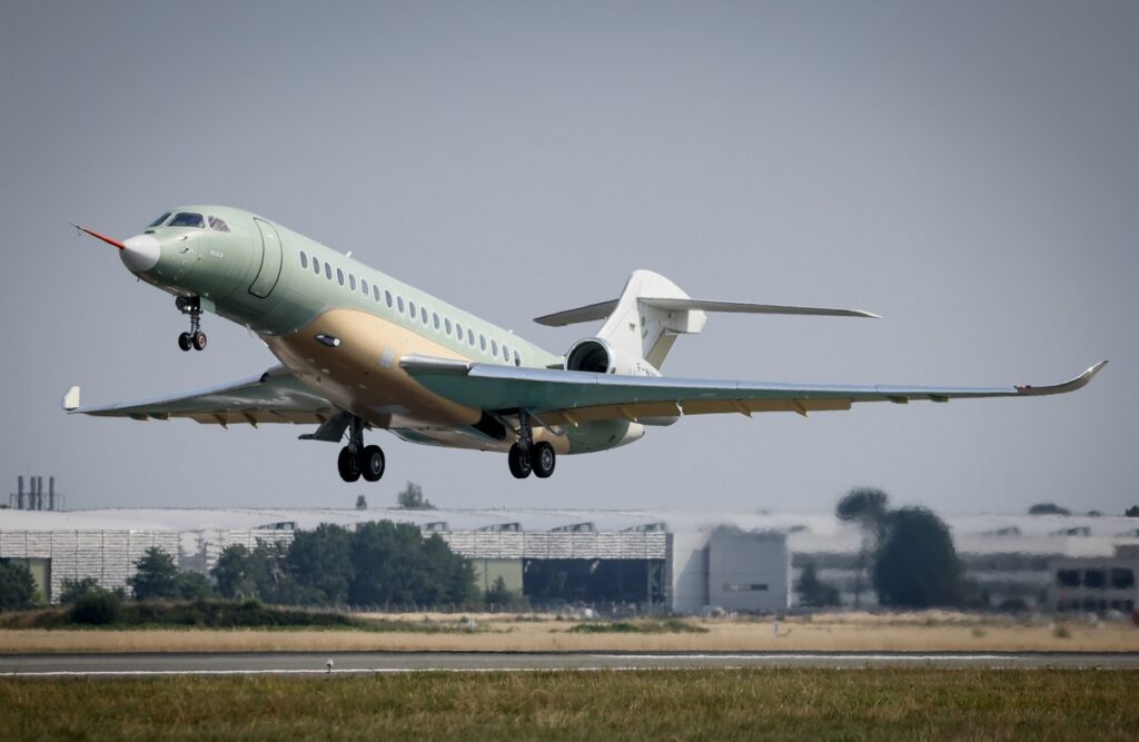 Первый полет бизнес-джета Dassault Falcon 10X