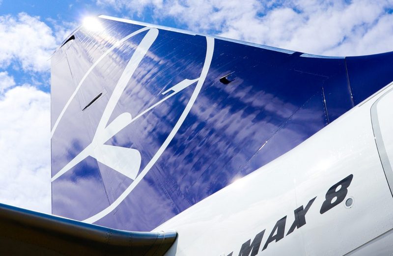 Киль самолета Boeing 737MAX-8 польской авиакомпании LOT Polish Airlines