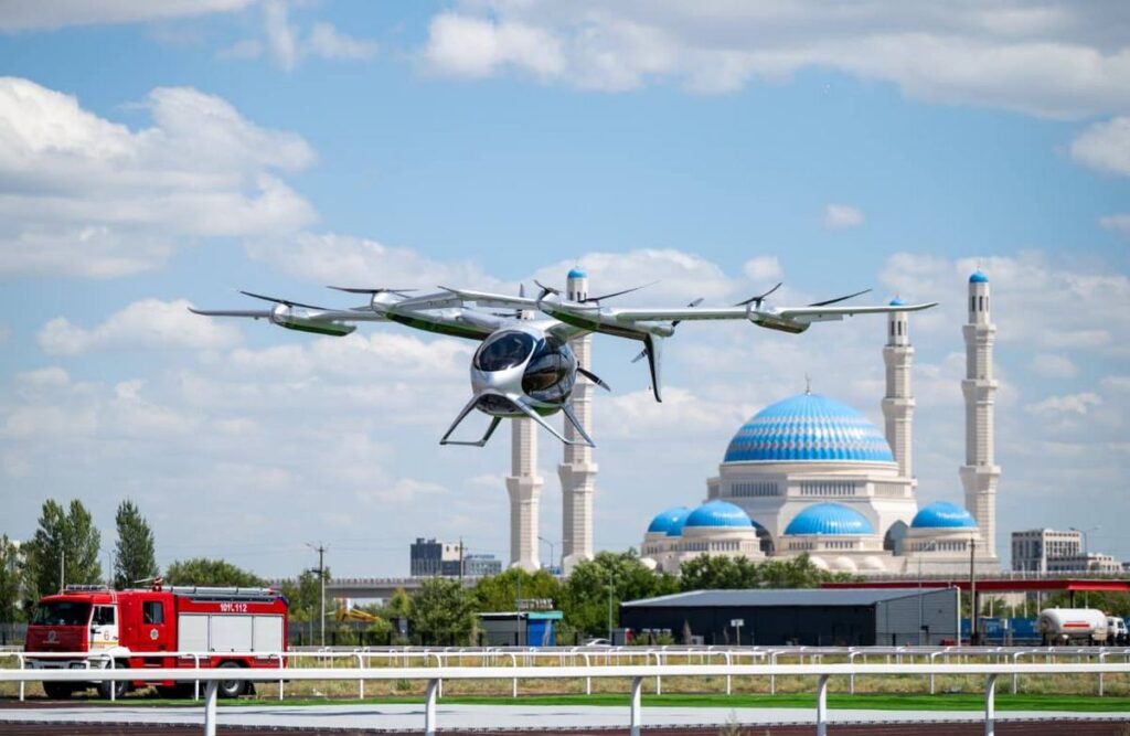 Первый демо полет китайского eVTOL модели AutoFlight Prosperity в Астане, Казахстан