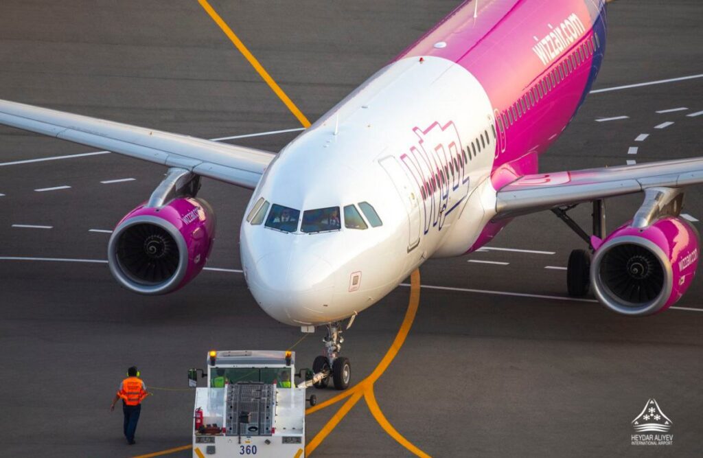 Самолет Airbus A320 лоукостера Wizz Air