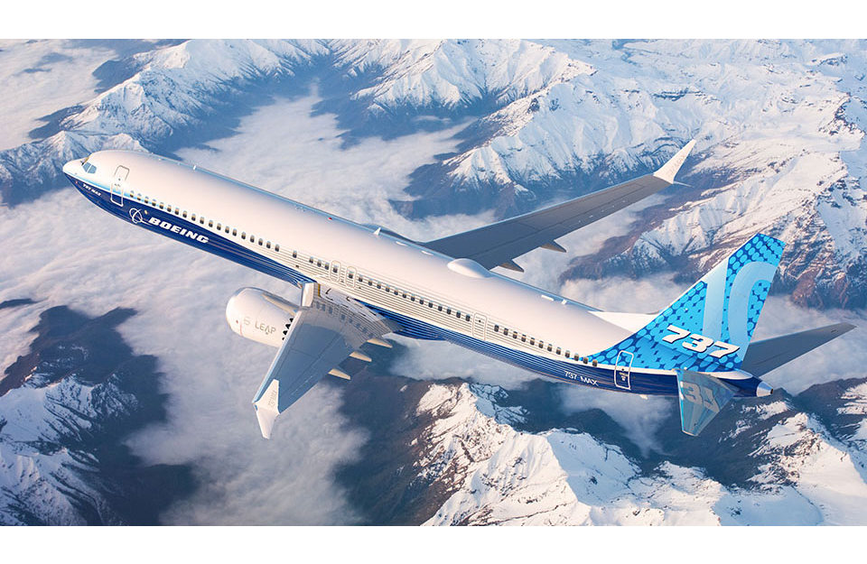 Boeing 737 MAX-10 in flight